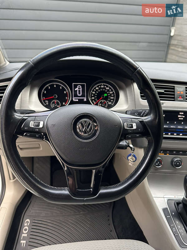 Универсал Volkswagen Golf 2016 в Киеве фото 9 Универсал Volkswagen Golf 2016 в Киеве