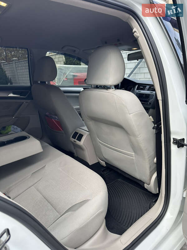Универсал Volkswagen Golf 2016 в Киеве фото 16 Универсал Volkswagen Golf 2016 в Киеве