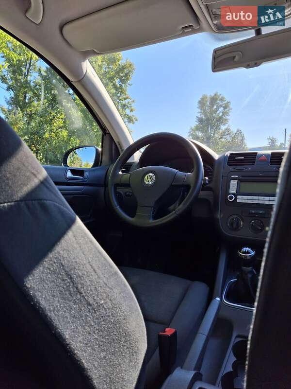 Хэтчбек Volkswagen Golf 2008 в Днепре