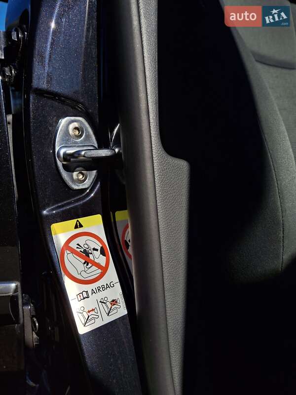 Хэтчбек Volkswagen Golf 2008 в Днепре