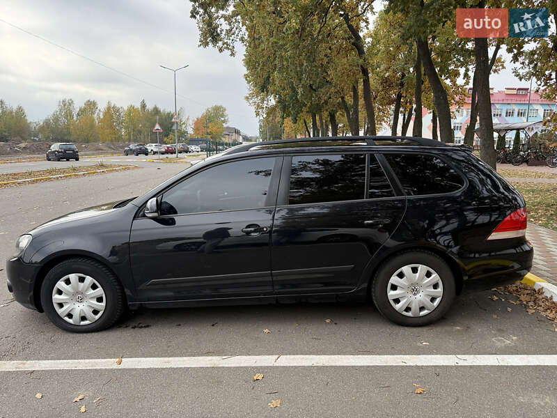 Универсал Volkswagen Golf 2011 в Киеве