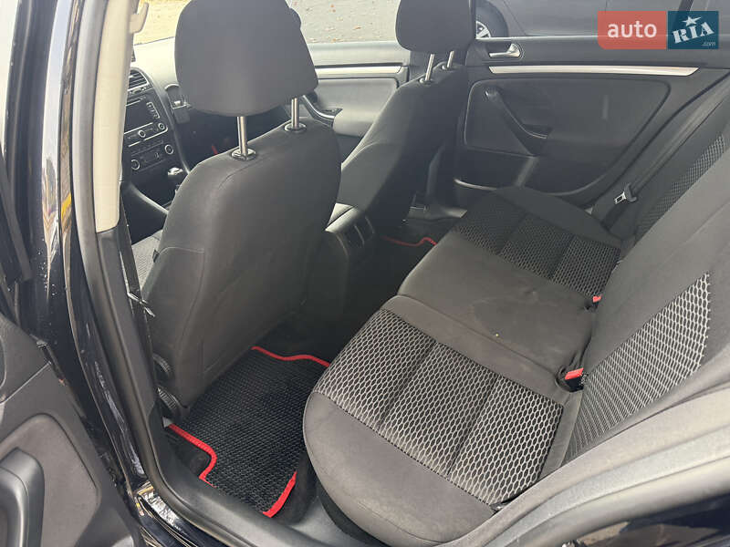 Универсал Volkswagen Golf 2011 в Киеве