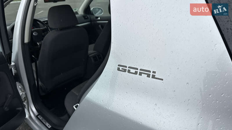 Хэтчбек Volkswagen Golf 2007 в Полтаве