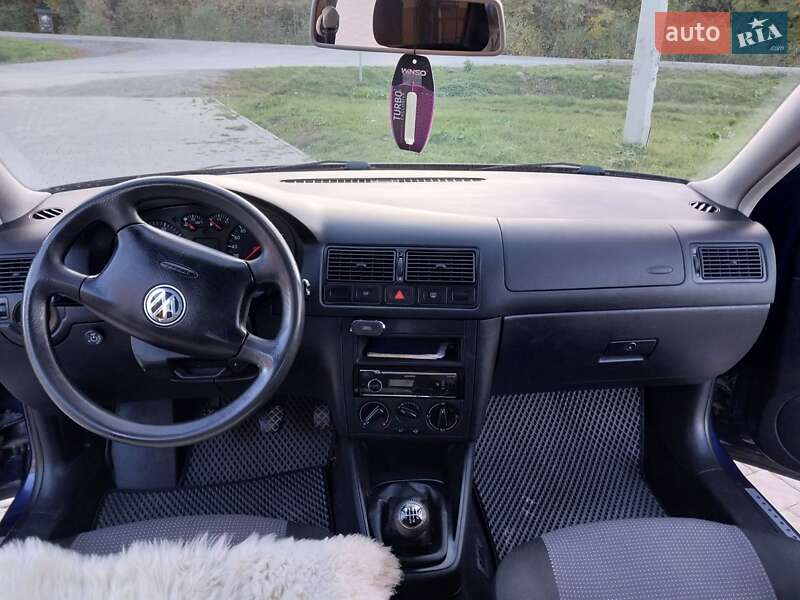Хэтчбек Volkswagen Golf 2002 в Тернополе