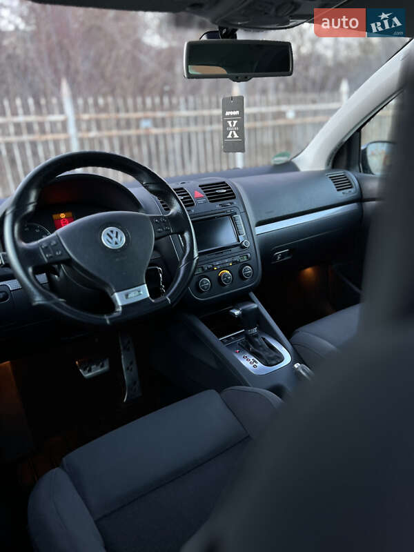 Хетчбек Volkswagen Golf 2008 в Рівному