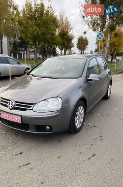 Хэтчбек Volkswagen Golf 2005 в Луцке
