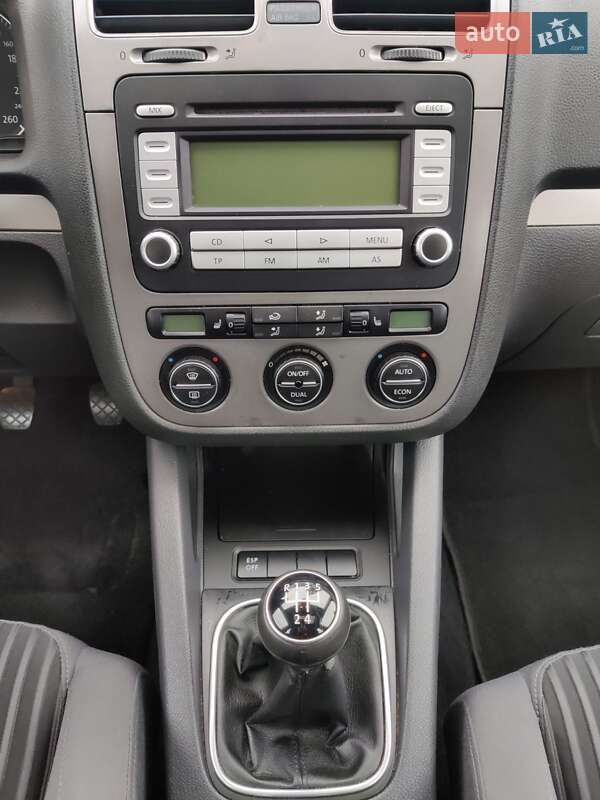 Хэтчбек Volkswagen Golf 2008 в Нежине