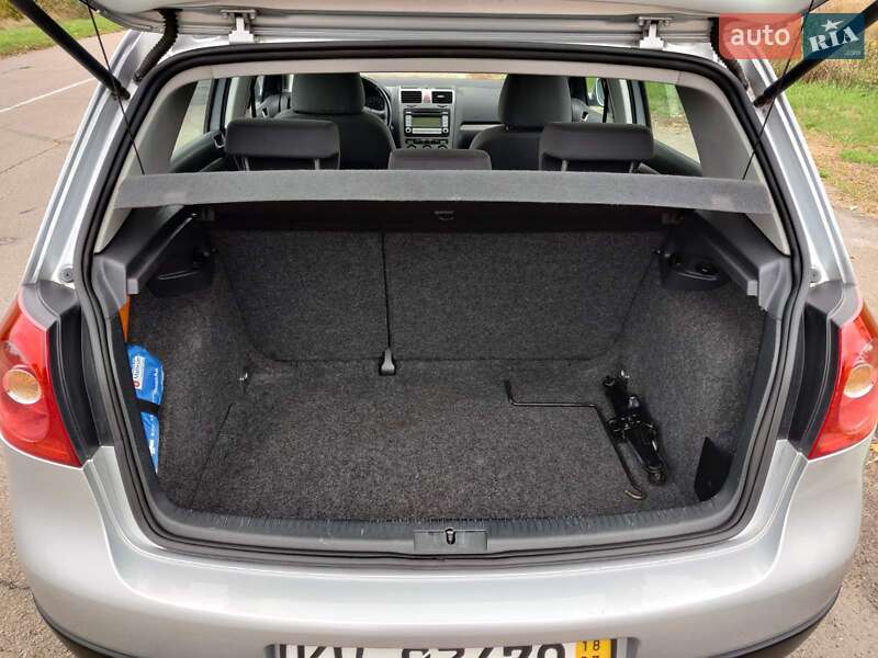 Хэтчбек Volkswagen Golf 2008 в Нежине