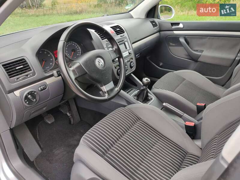 Хэтчбек Volkswagen Golf 2008 в Нежине