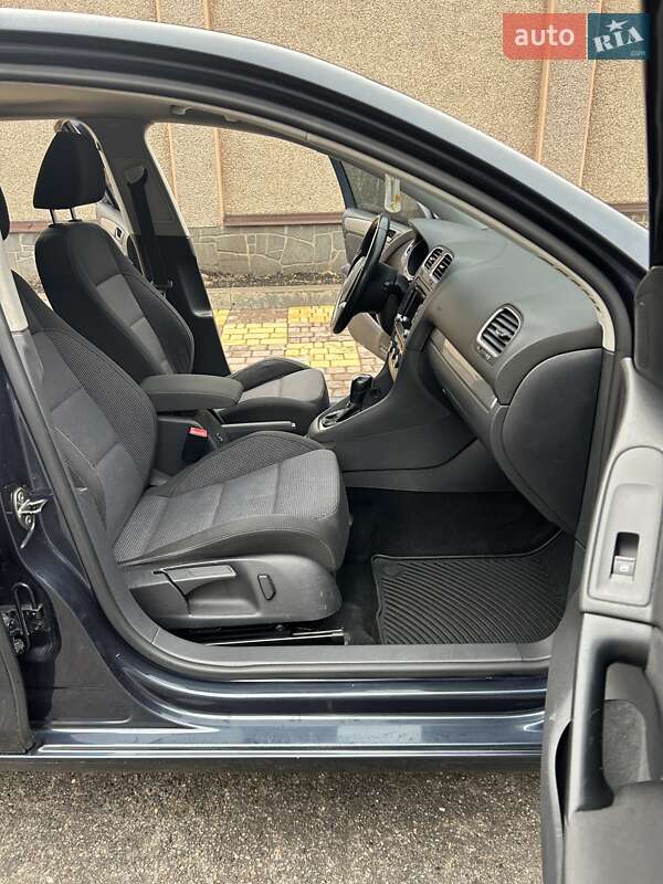 Хэтчбек Volkswagen Golf 2012 в Харькове