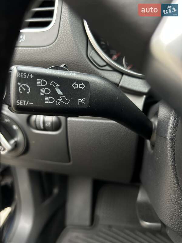 Хэтчбек Volkswagen Golf 2012 в Харькове