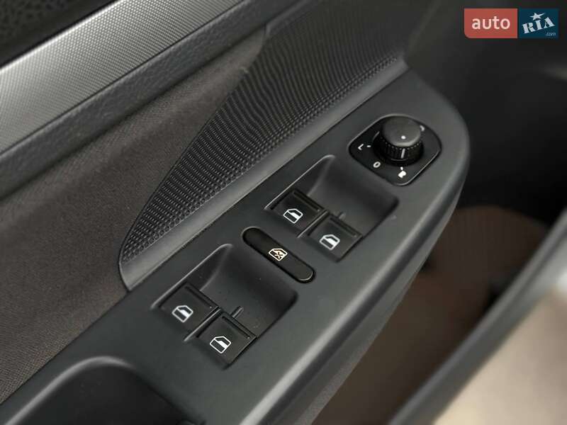 Хэтчбек Volkswagen Golf 2006 в Киеве фото 11 Хэтчбек Volkswagen Golf 2006 в Киеве