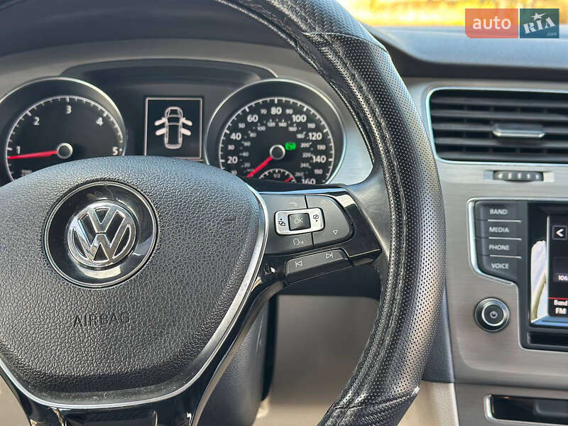 Універсал Volkswagen Golf 2015 в Дніпрі