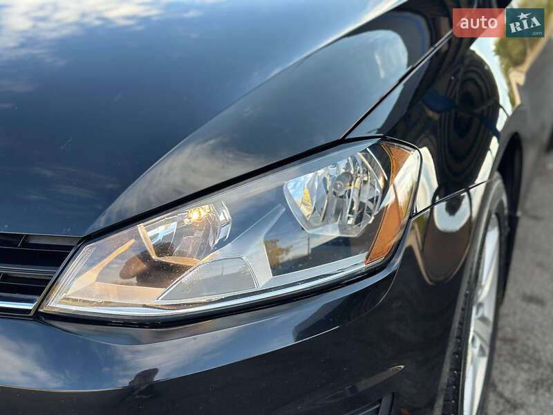 Універсал Volkswagen Golf 2015 в Дніпрі