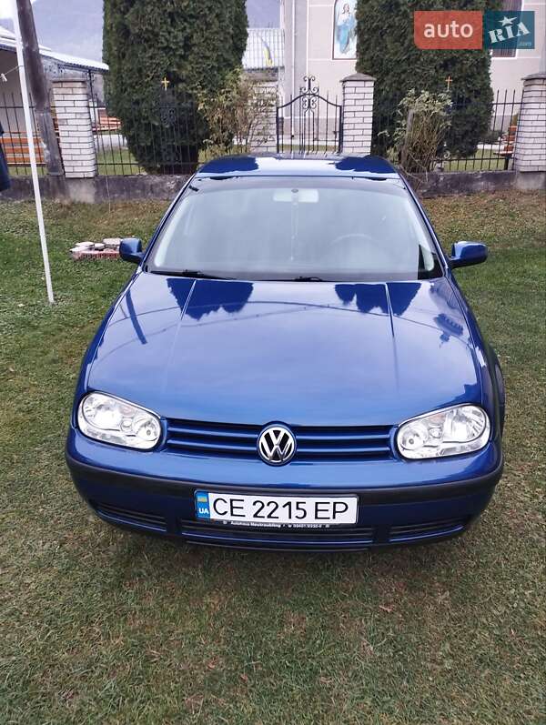Хэтчбек Volkswagen Golf 2001 в Кутах
