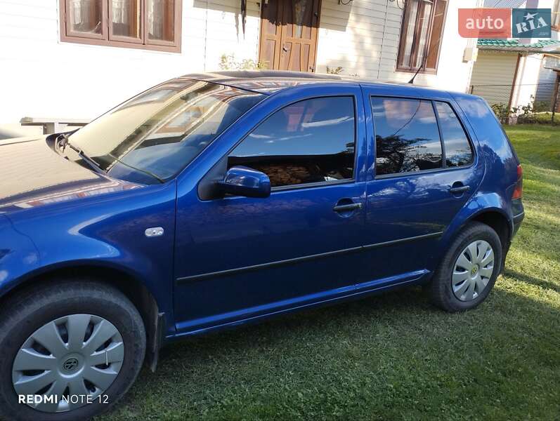 Хэтчбек Volkswagen Golf 2001 в Кутах