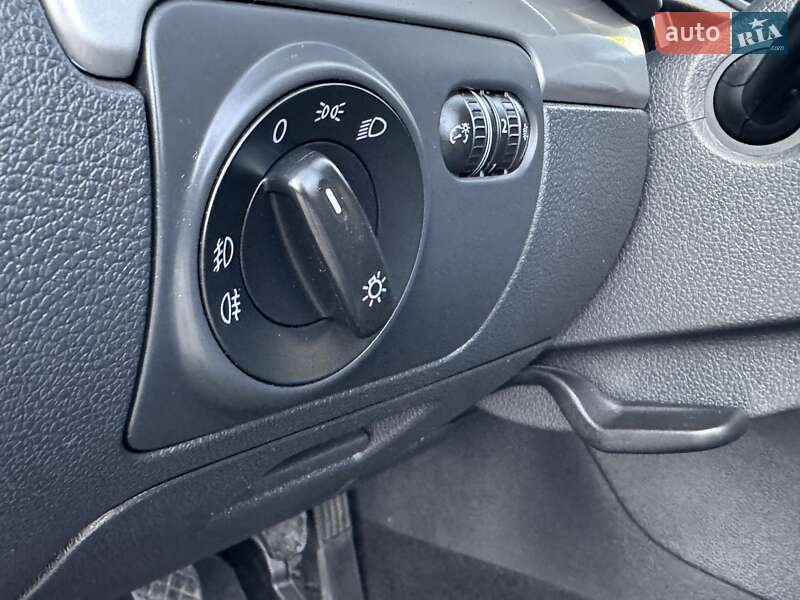 Хэтчбек Volkswagen Golf 2009 в Нововолынске