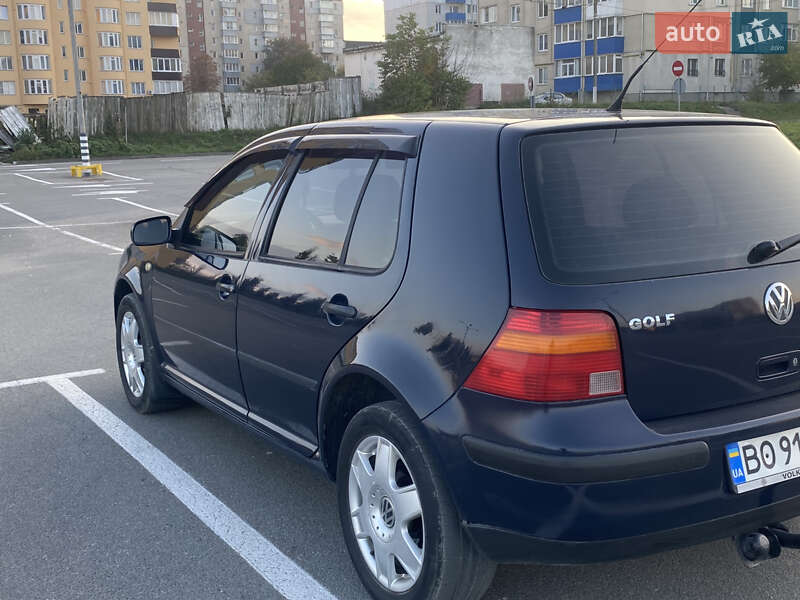 Хэтчбек Volkswagen Golf 2003 в Каменец-Подольском