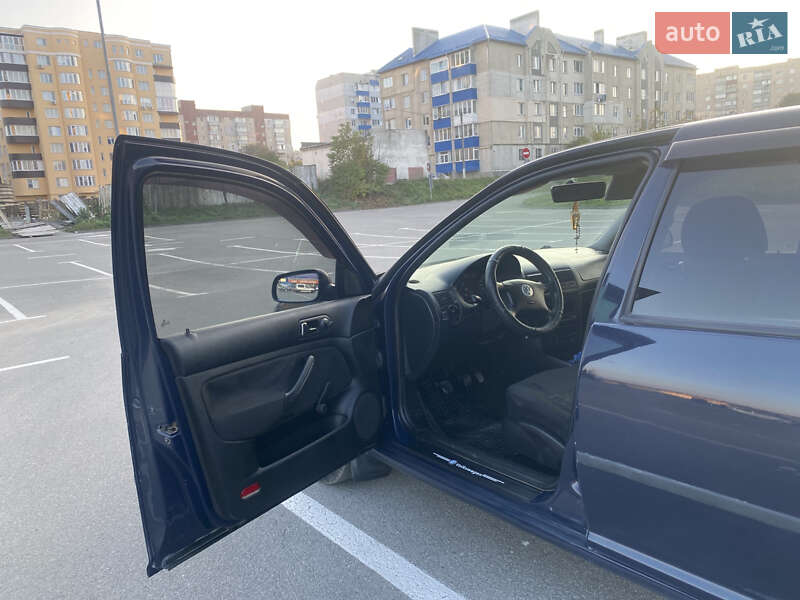 Хэтчбек Volkswagen Golf 2003 в Каменец-Подольском