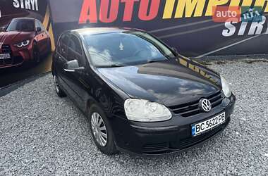 Хэтчбек Volkswagen Golf 2005 в Стрые