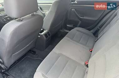 Хэтчбек Volkswagen Golf 2005 в  фото 8 Хэтчбек Volkswagen Golf 2005 в