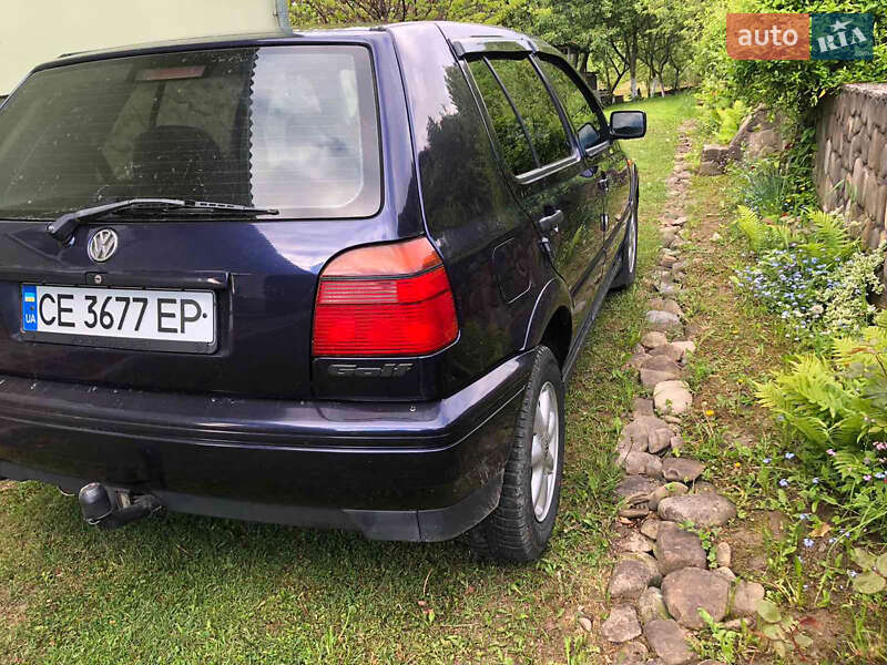 Хетчбек Volkswagen Golf 1997 в Вижниці