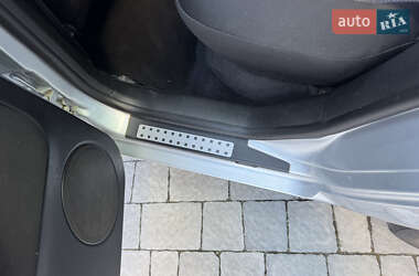 Универсал Volkswagen Golf 2002 в  фото 9 Универсал Volkswagen Golf 2002 в