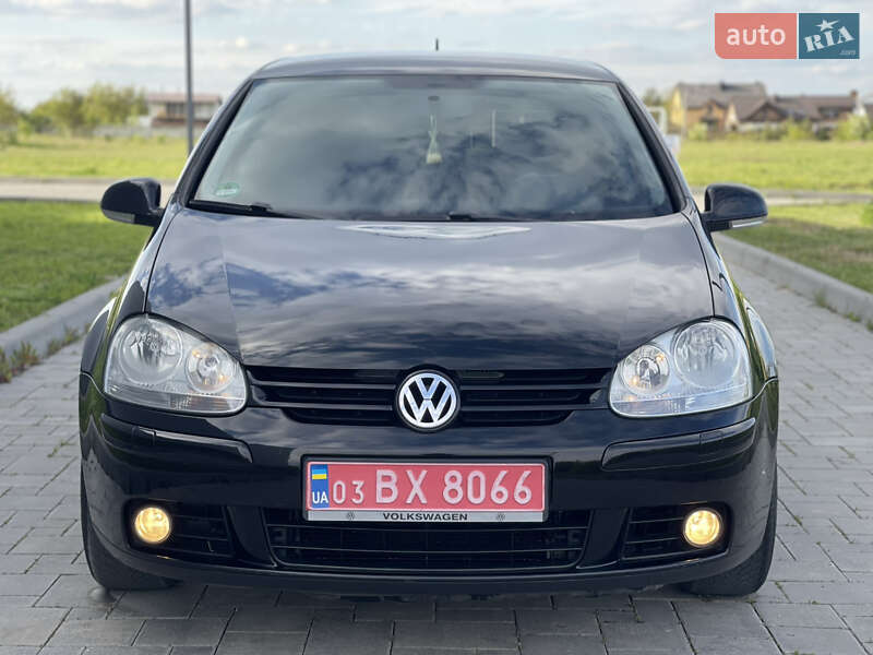 Хетчбек Volkswagen Golf 2008 в Рівному