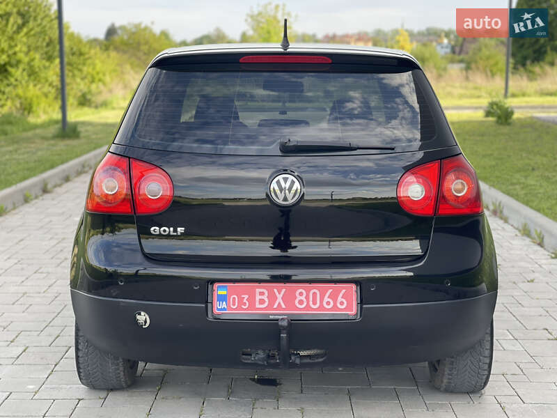 Хетчбек Volkswagen Golf 2008 в Рівному