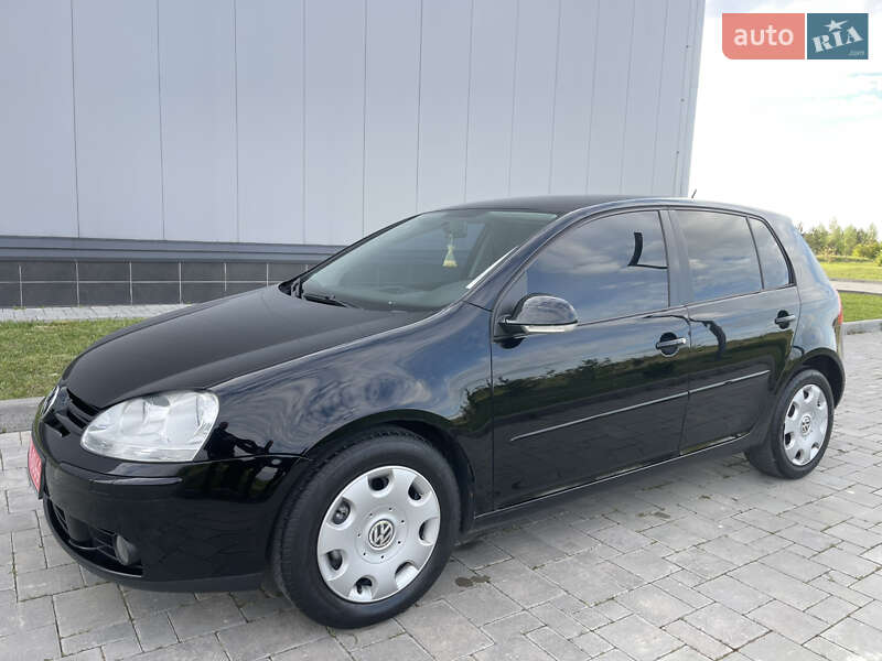 Хетчбек Volkswagen Golf 2008 в Рівному