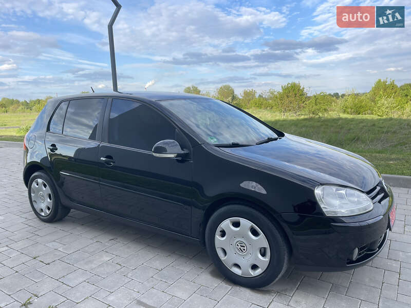 Хетчбек Volkswagen Golf 2008 в Рівному