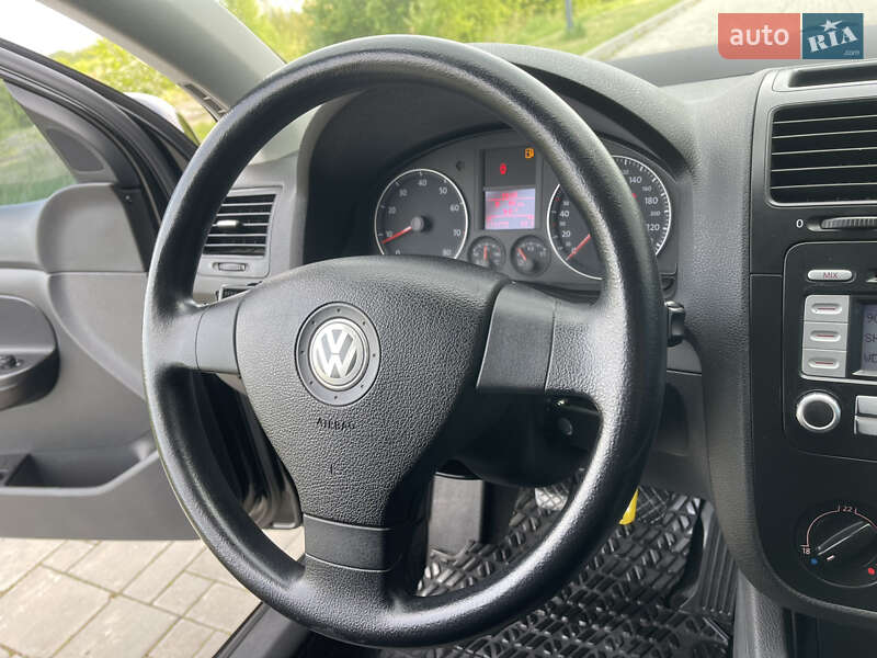 Хетчбек Volkswagen Golf 2008 в Рівному