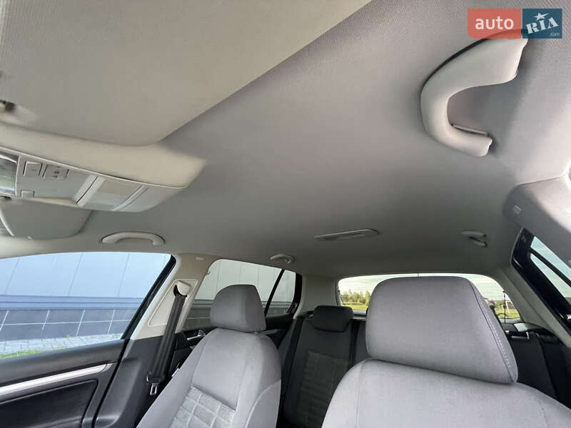 Хетчбек Volkswagen Golf 2008 в Рівному