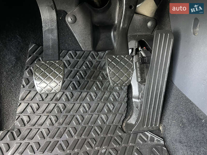 Хетчбек Volkswagen Golf 2008 в Рівному