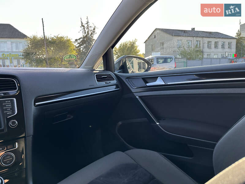Универсал Volkswagen Golf 2016 в Лопатине фото 21 Универсал Volkswagen Golf 2016 в Лопатине