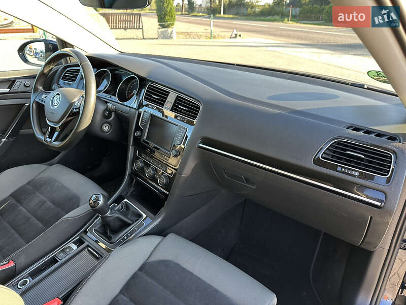 Универсал Volkswagen Golf 2016 в Лопатине фото 40 Универсал Volkswagen Golf 2016 в Лопатине