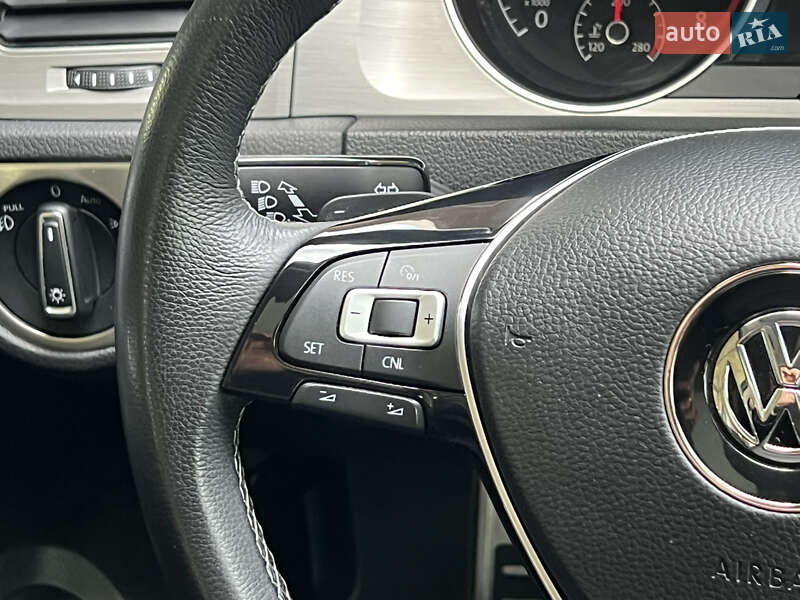 Хетчбек Volkswagen Golf 2015 в Києві фото 39 Хетчбек Volkswagen Golf 2015 в Києві