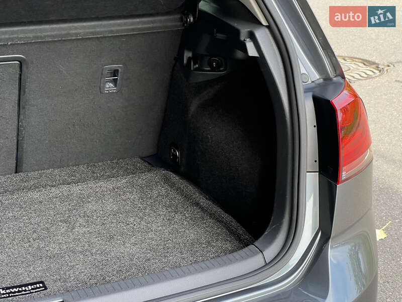Хетчбек Volkswagen Golf 2015 в Києві фото 49 Хетчбек Volkswagen Golf 2015 в Києві