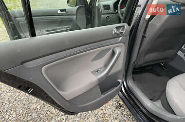 Хэтчбек Volkswagen Golf 2008 в 