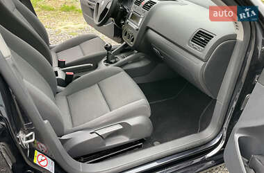 Хэтчбек Volkswagen Golf 2008 в 