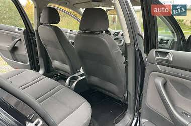 Хэтчбек Volkswagen Golf 2008 в 