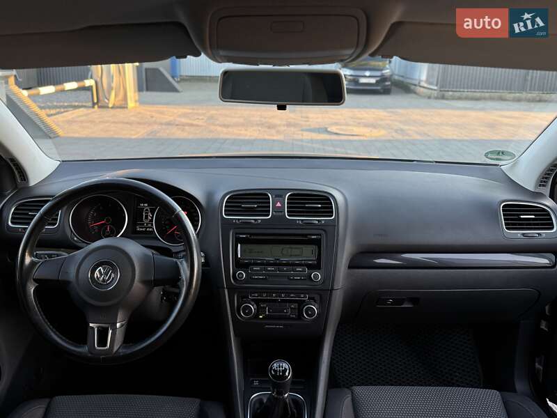 Хетчбек Volkswagen Golf 2010 в Мукачевому