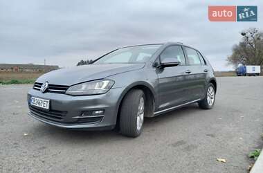 Хетчбек Volkswagen Golf 2016 в Ромнах