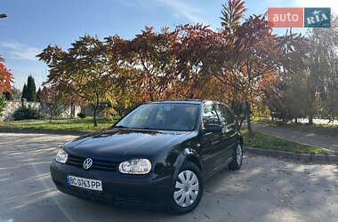 Хэтчбек Volkswagen Golf 2001 в Ровно