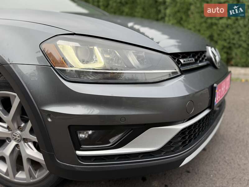 Універсал Volkswagen Golf 2016 в Києві