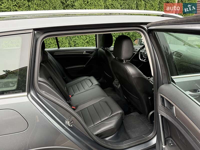 Універсал Volkswagen Golf 2016 в Києві