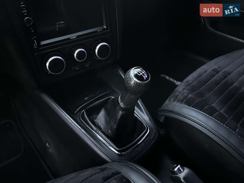 Хэтчбек Volkswagen Golf 2003 в Харькове фото 23 Хэтчбек Volkswagen Golf 2003 в Харькове