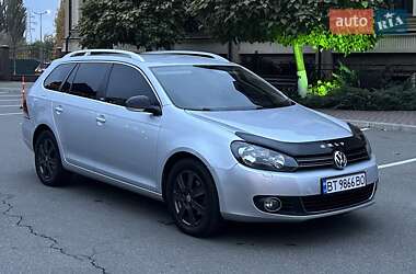 Універсал Volkswagen Golf 2011 в Києві