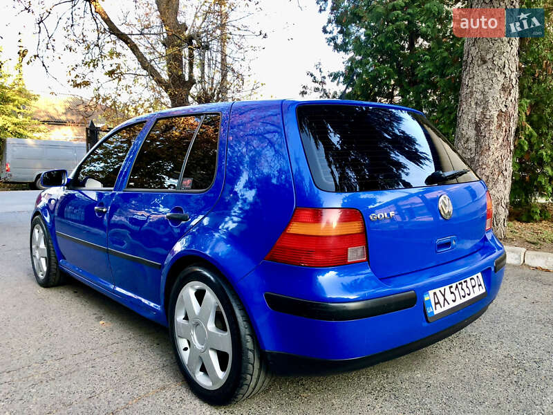 Хэтчбек Volkswagen Golf 2002 в Змиеве
