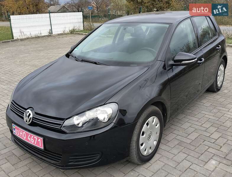 Хэтчбек Volkswagen Golf 2009 в 